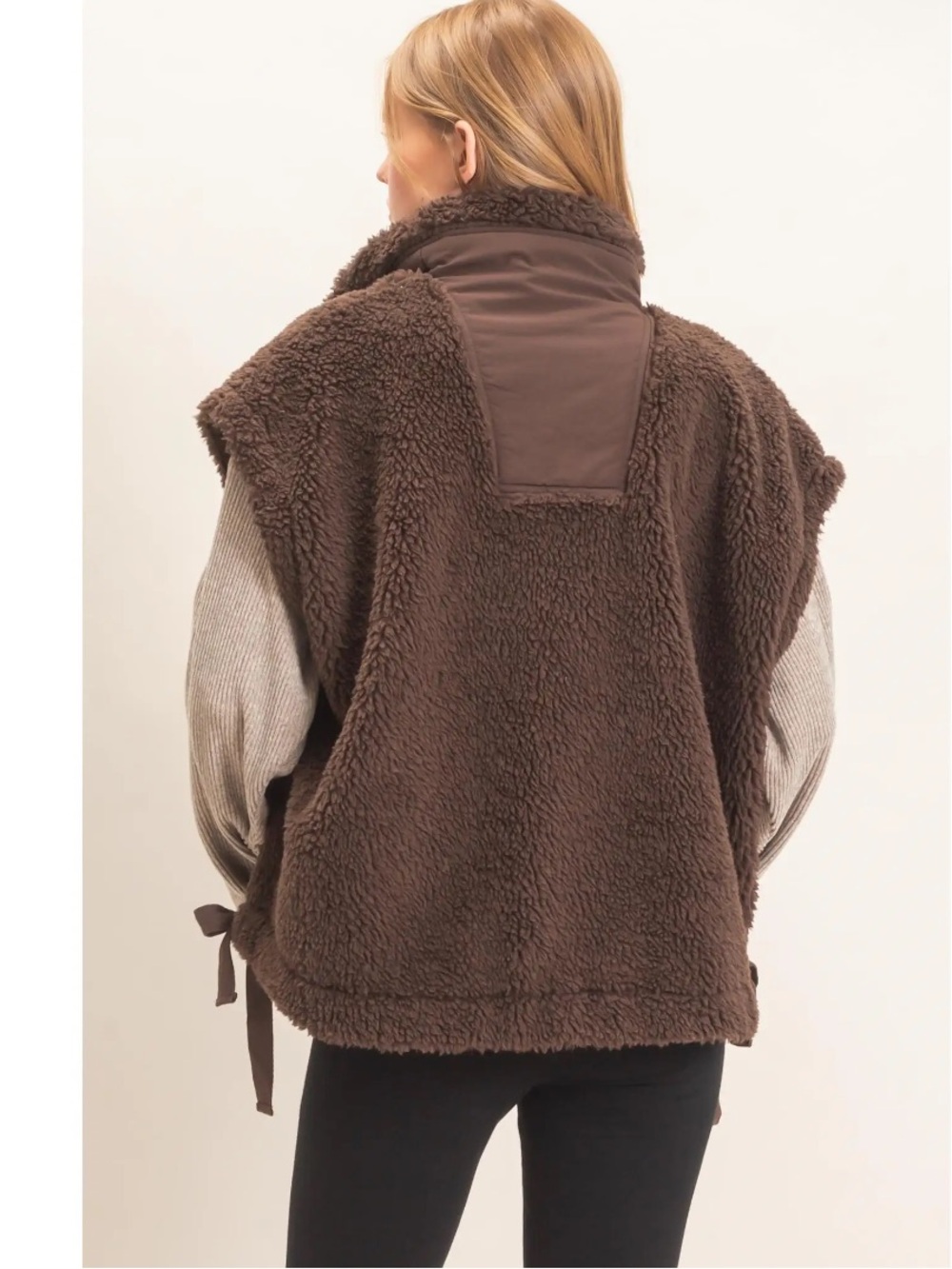 865. Brown Sherpa oversized vest - Picture 4 of 4